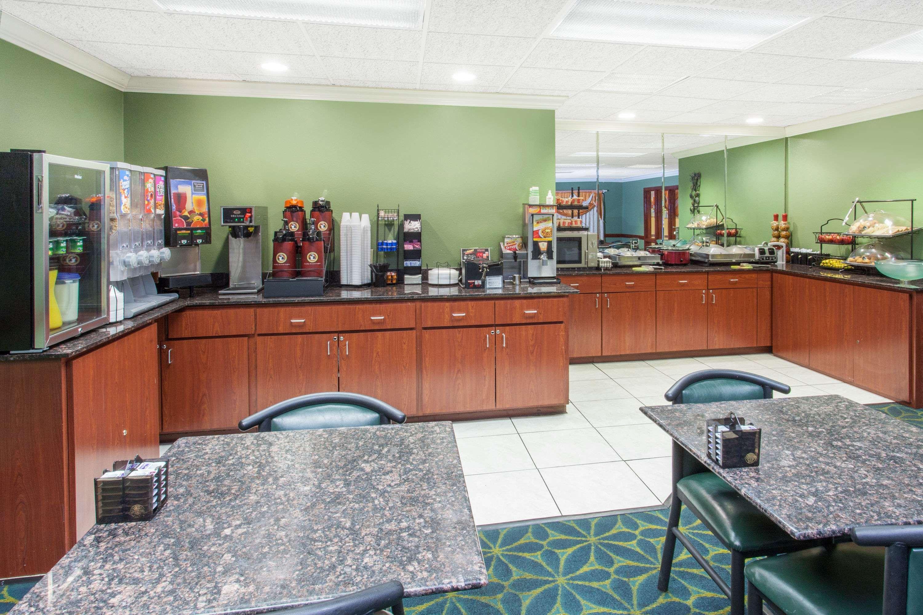 Hotel Ramada Limited Decatur Forsyth Esterno foto